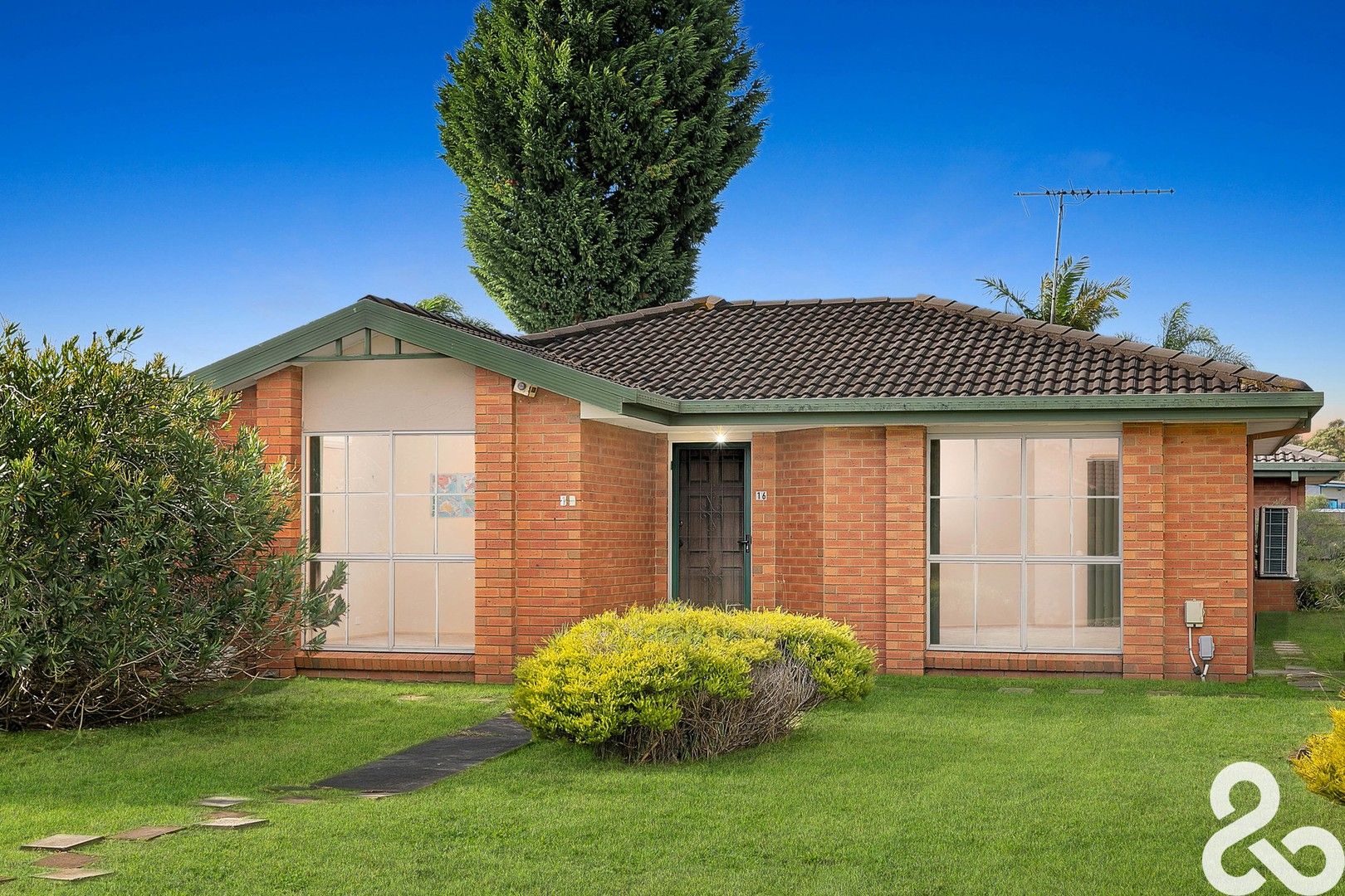 3 bedrooms House in 16 Barina Way MILL PARK VIC, 3082