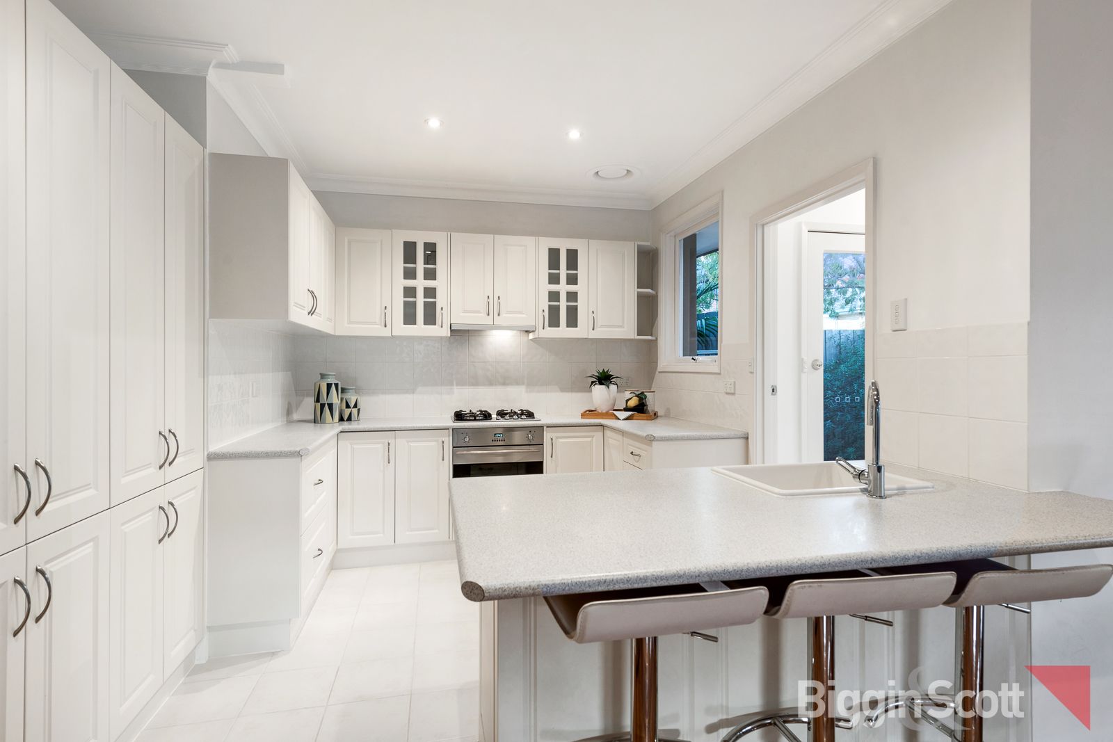 64 Raleigh Street, Forest Hill VIC 3131, Image 2