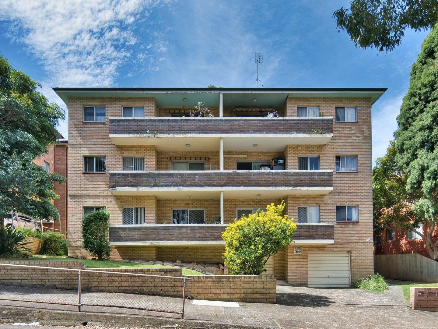 2 bedrooms Apartment / Unit / Flat in 1/18-20 Bellevue Parade HURSTVILLE NSW, 2220