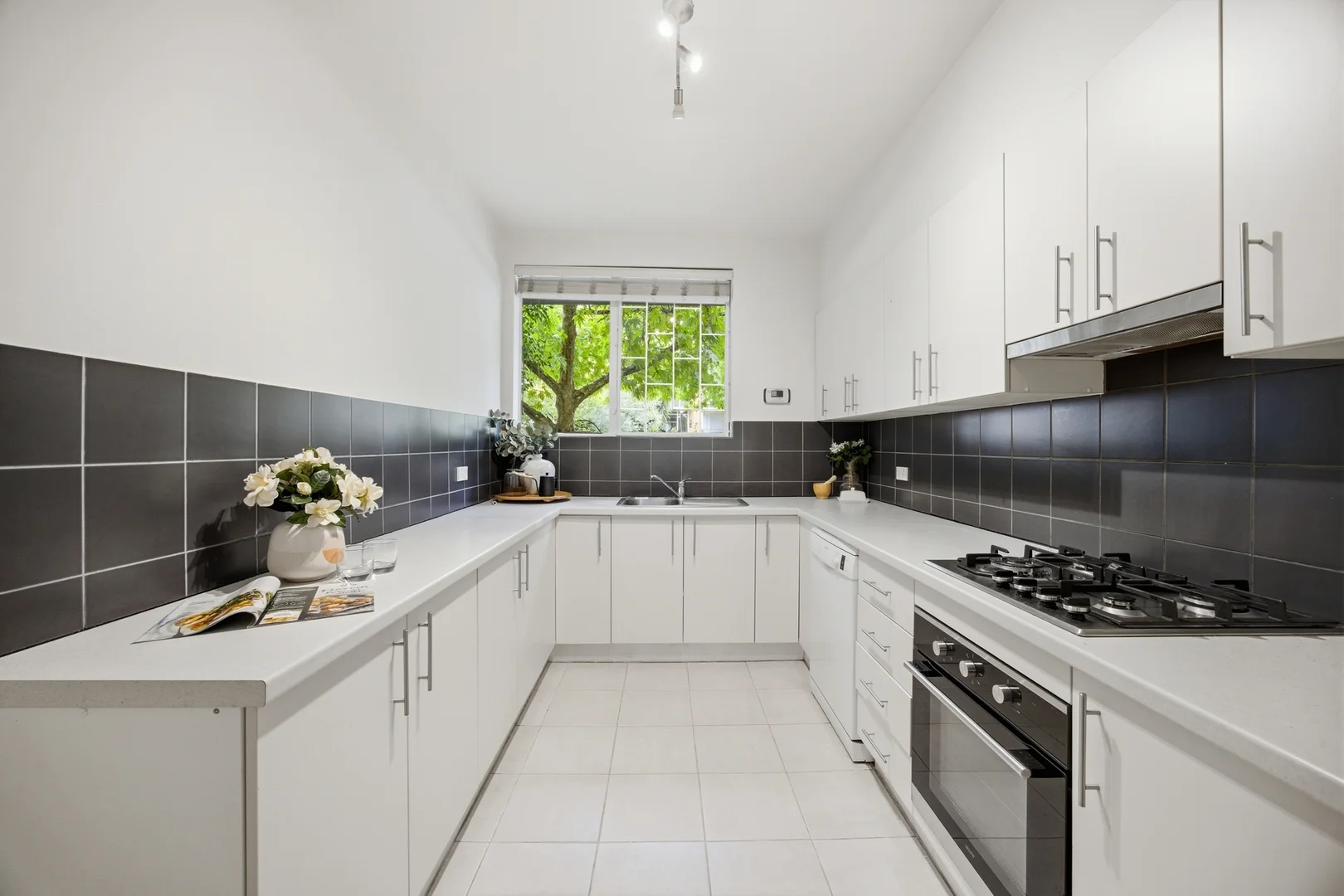 Additional image 3 of 2A/587 Toorak Road, Toorak VIC 3142