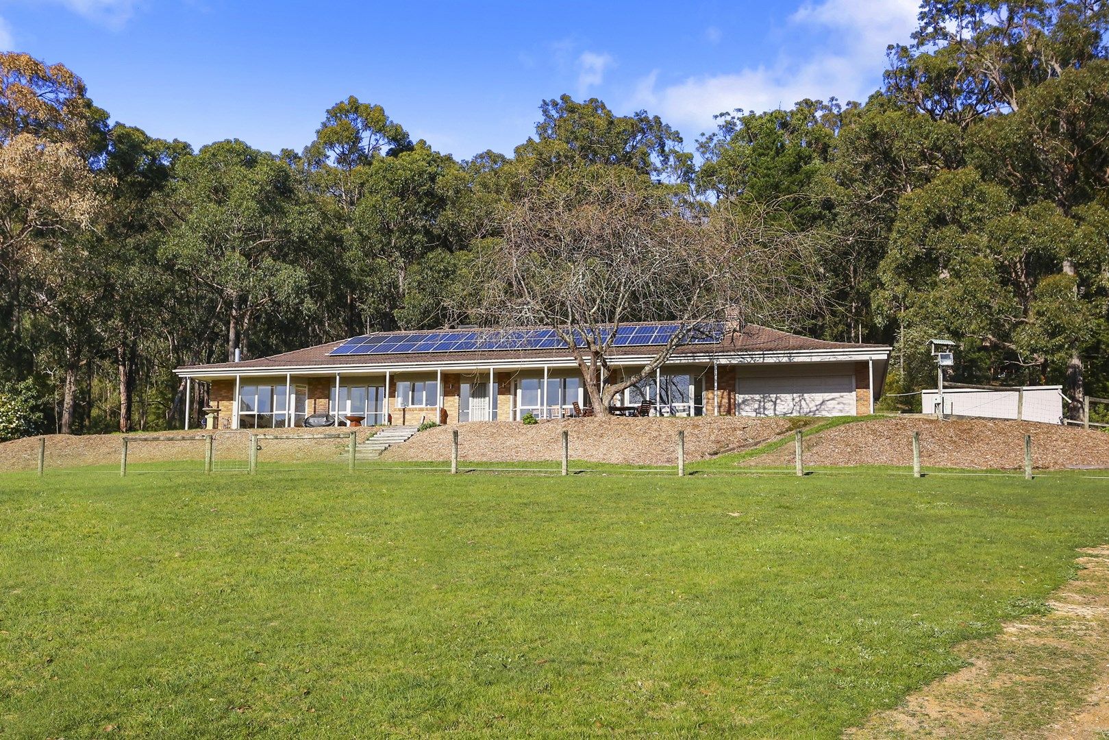 215 Glenview Road, Launching Place VIC 3139, Image 0