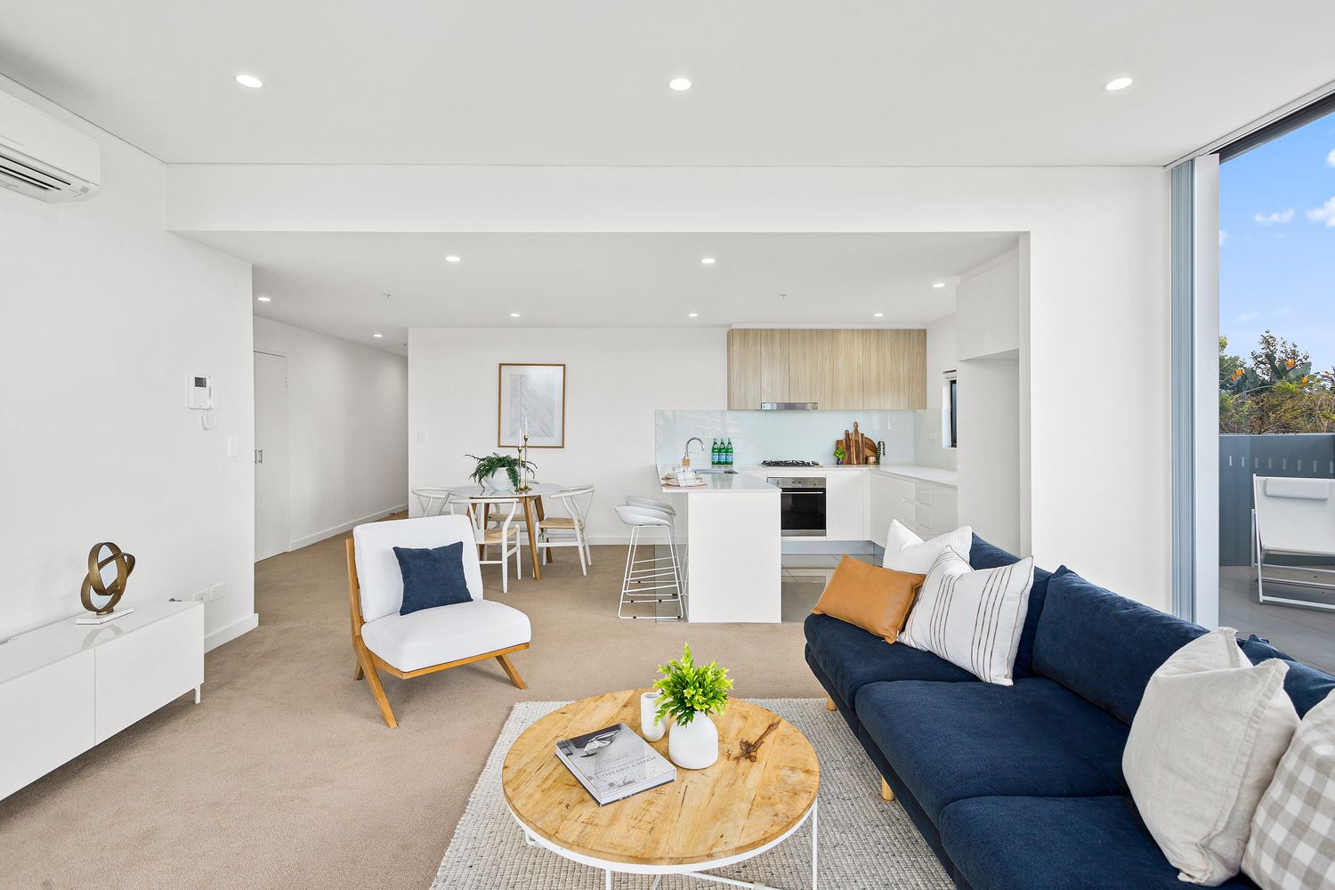 2 bedrooms Apartment / Unit / Flat in 701/14 Auburn Street WOLLONGONG NSW, 2500