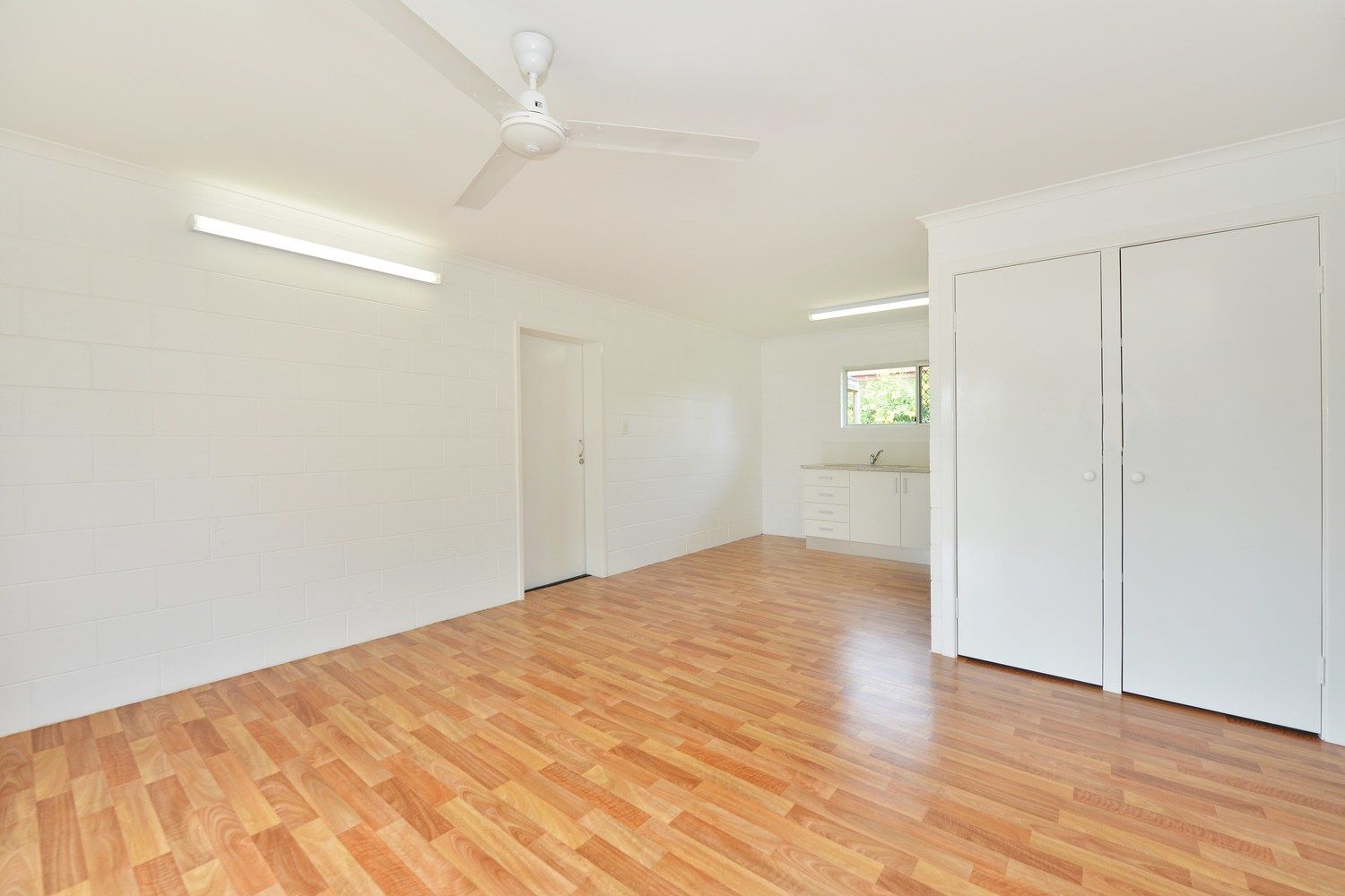 1/8 Holden Close, Whitfield QLD 4870, Image 2
