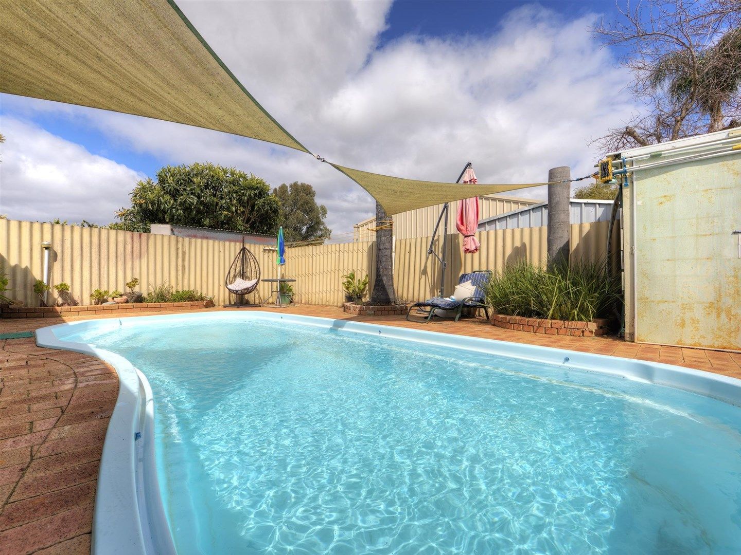 6A Clements Grove, Armadale WA 6112