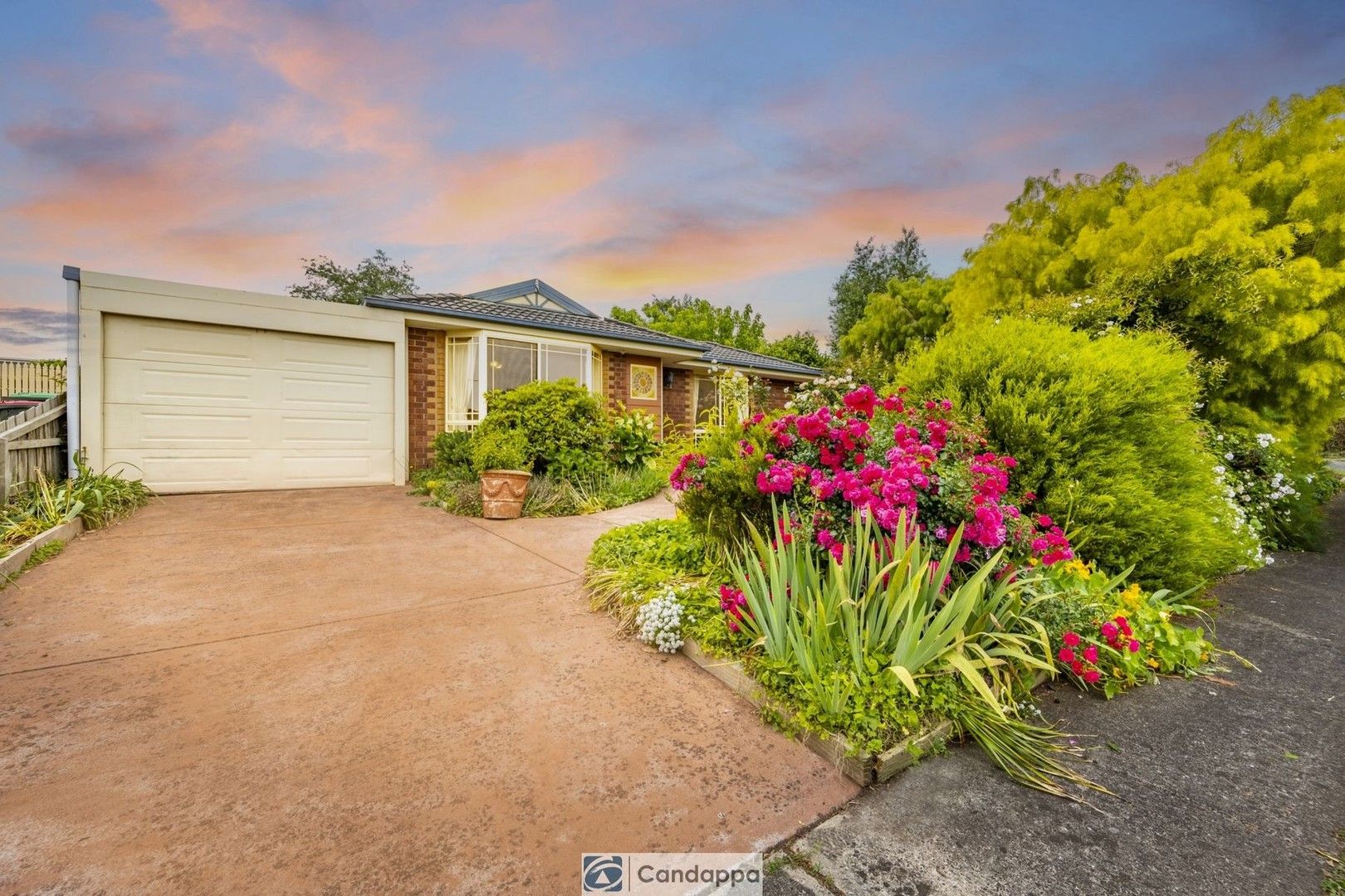 3 bedrooms House in 3 Davey Drive DROUIN VIC, 3818