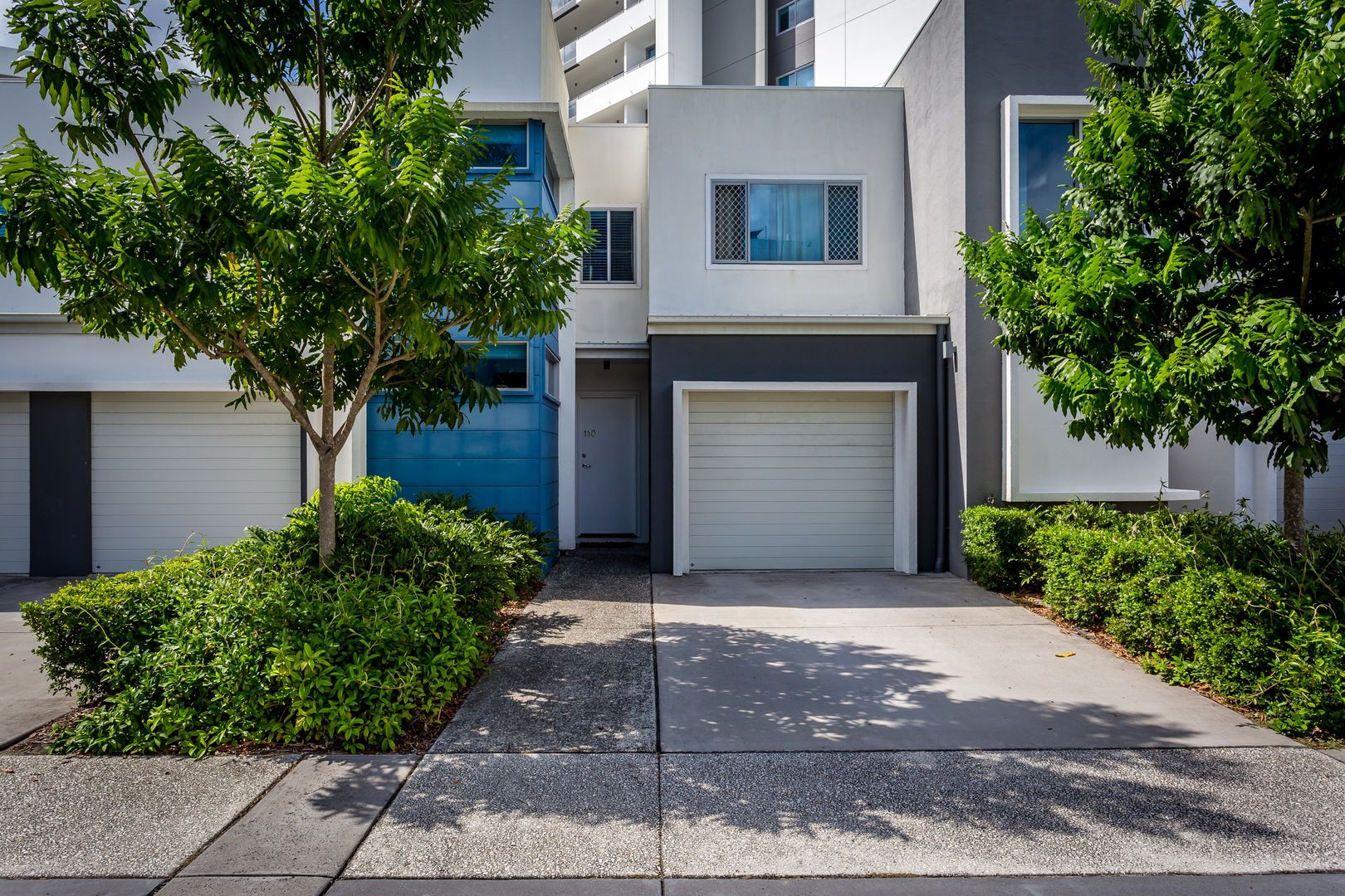 110/3 Compass Drive, Biggera Waters | Property History & Address ...
