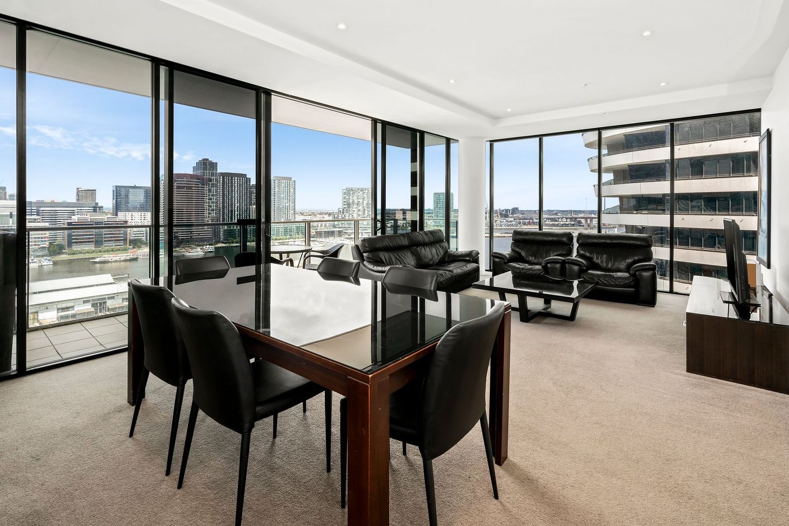 3 bedrooms Apartment / Unit / Flat in 1702/5 Caravel Lane DOCKLANDS VIC, 3008