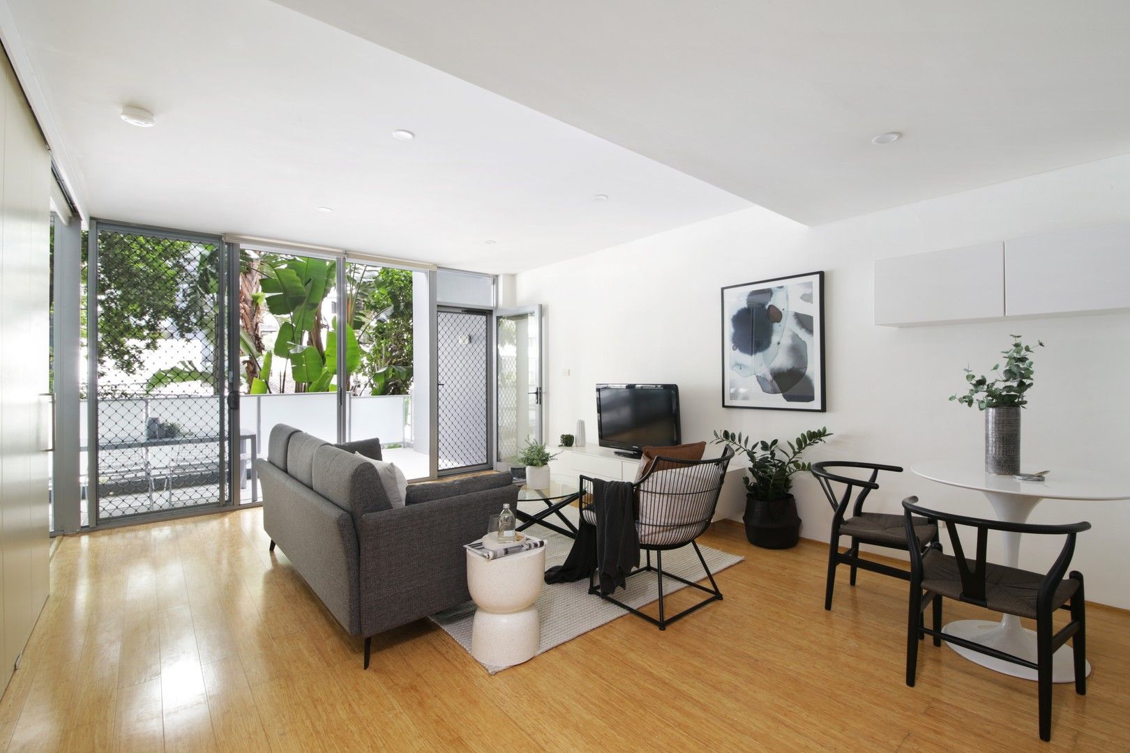 1 bedrooms Apartment / Unit / Flat in 3/5 Lusty Street WOLLI CREEK NSW, 2205