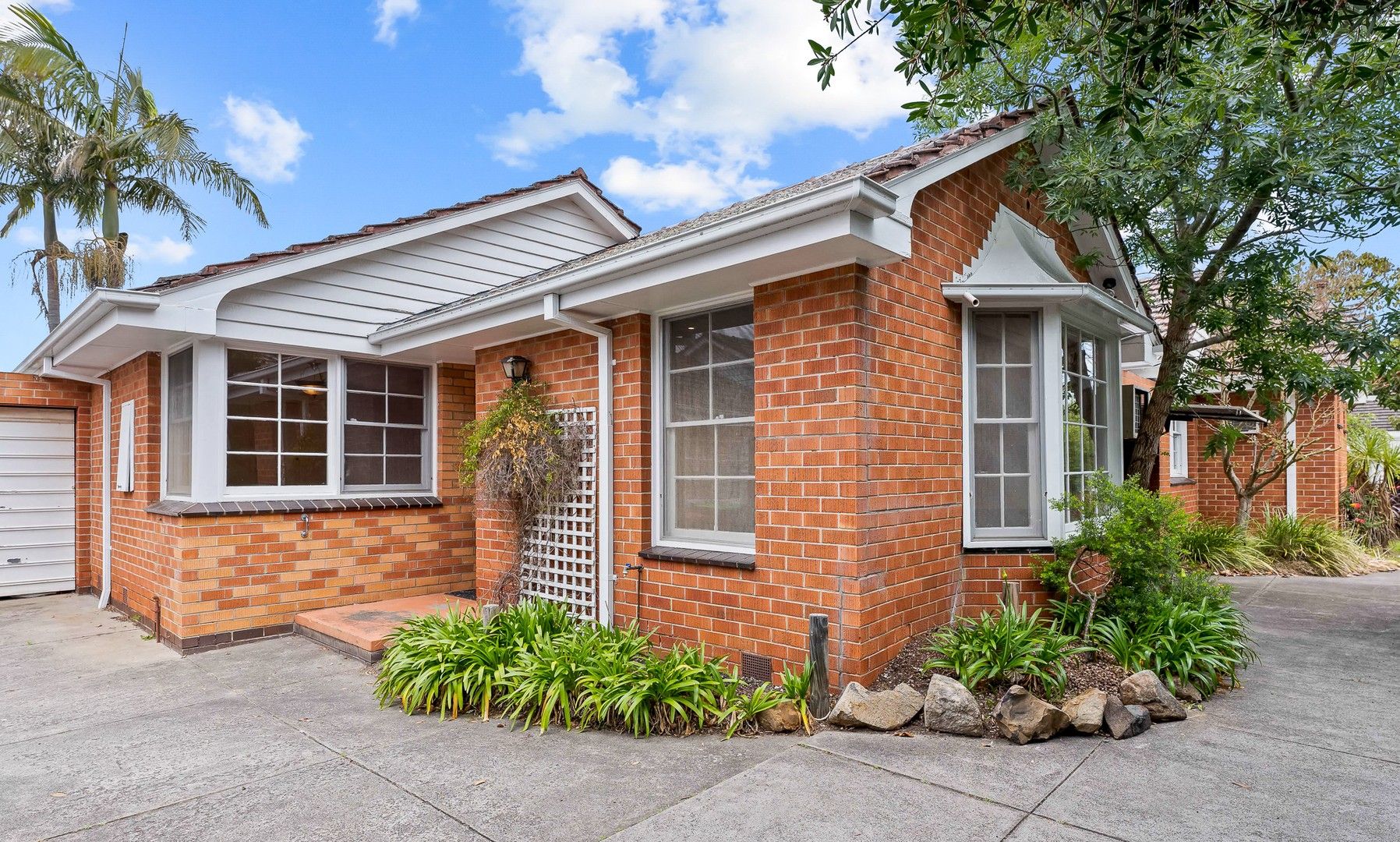 2 bedrooms Apartment / Unit / Flat in 2/9 Binnie Street BRIGHTON EAST VIC, 3187