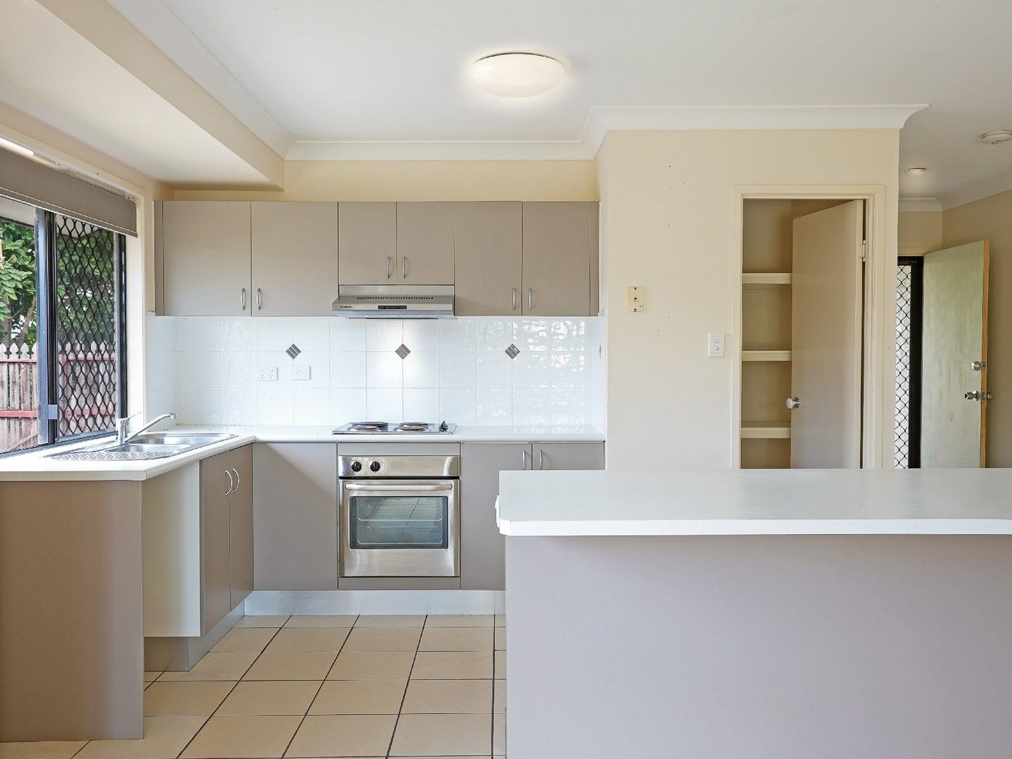 3 bedrooms House in 4 Eton Court BURDELL QLD, 4818