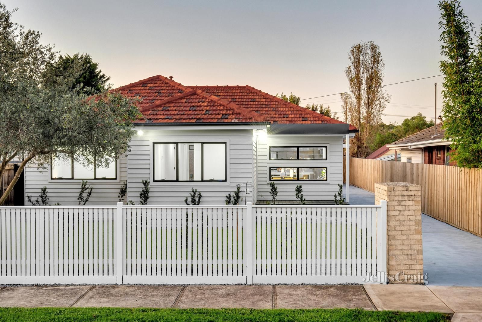 16 Moss Court, Glenroy VIC 3046