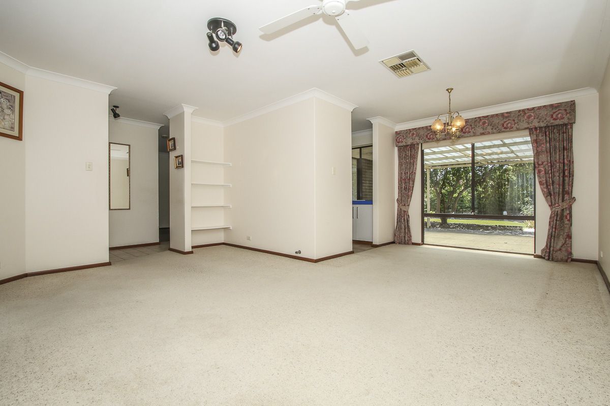 Swan View WA 6056, Image 1