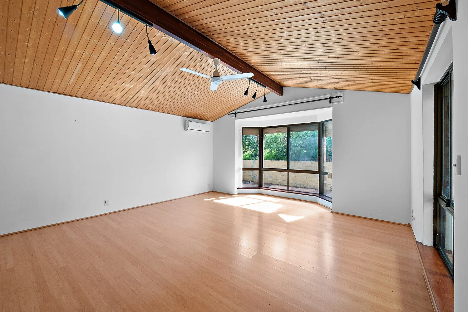 Additional image 14 of 11 Moysey Court, Parmelia WA 6167