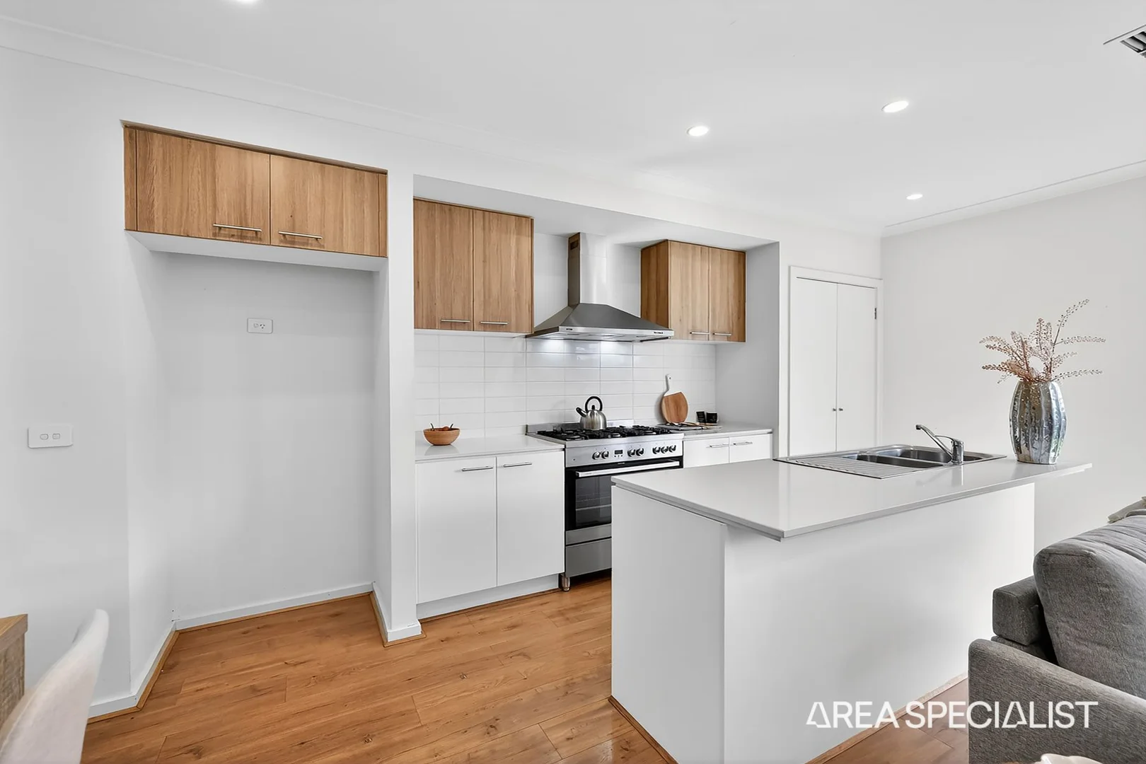 Additional image 11 of 19 Neville Street, Thornhill Park VIC 3335