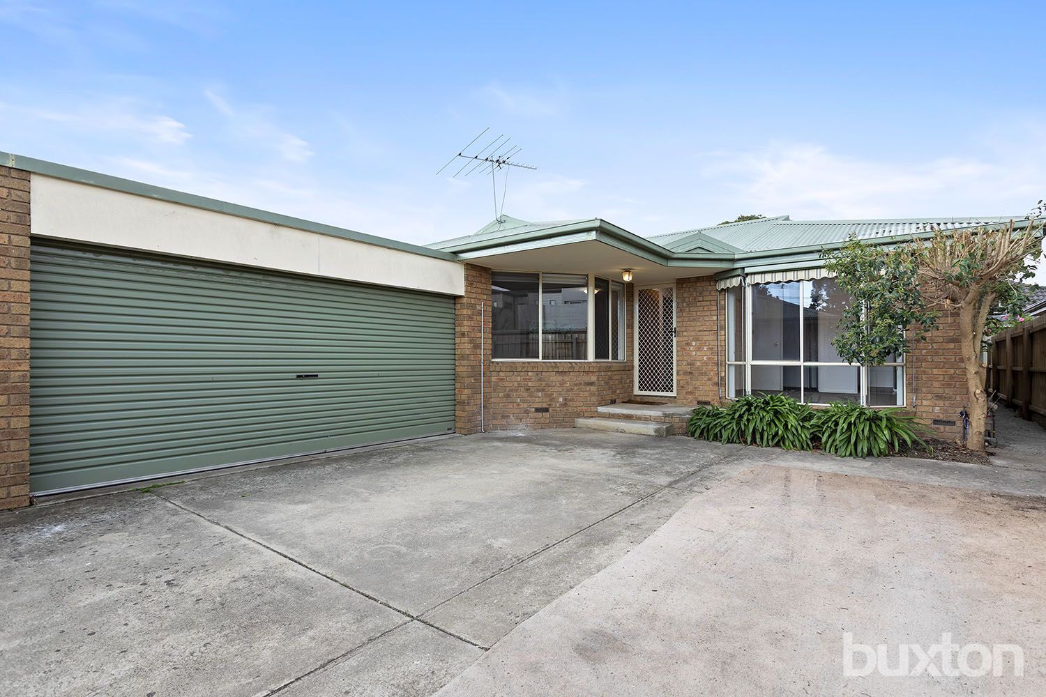 3 bedrooms Apartment / Unit / Flat in 2/61 Como Parade MENTONE VIC, 3194