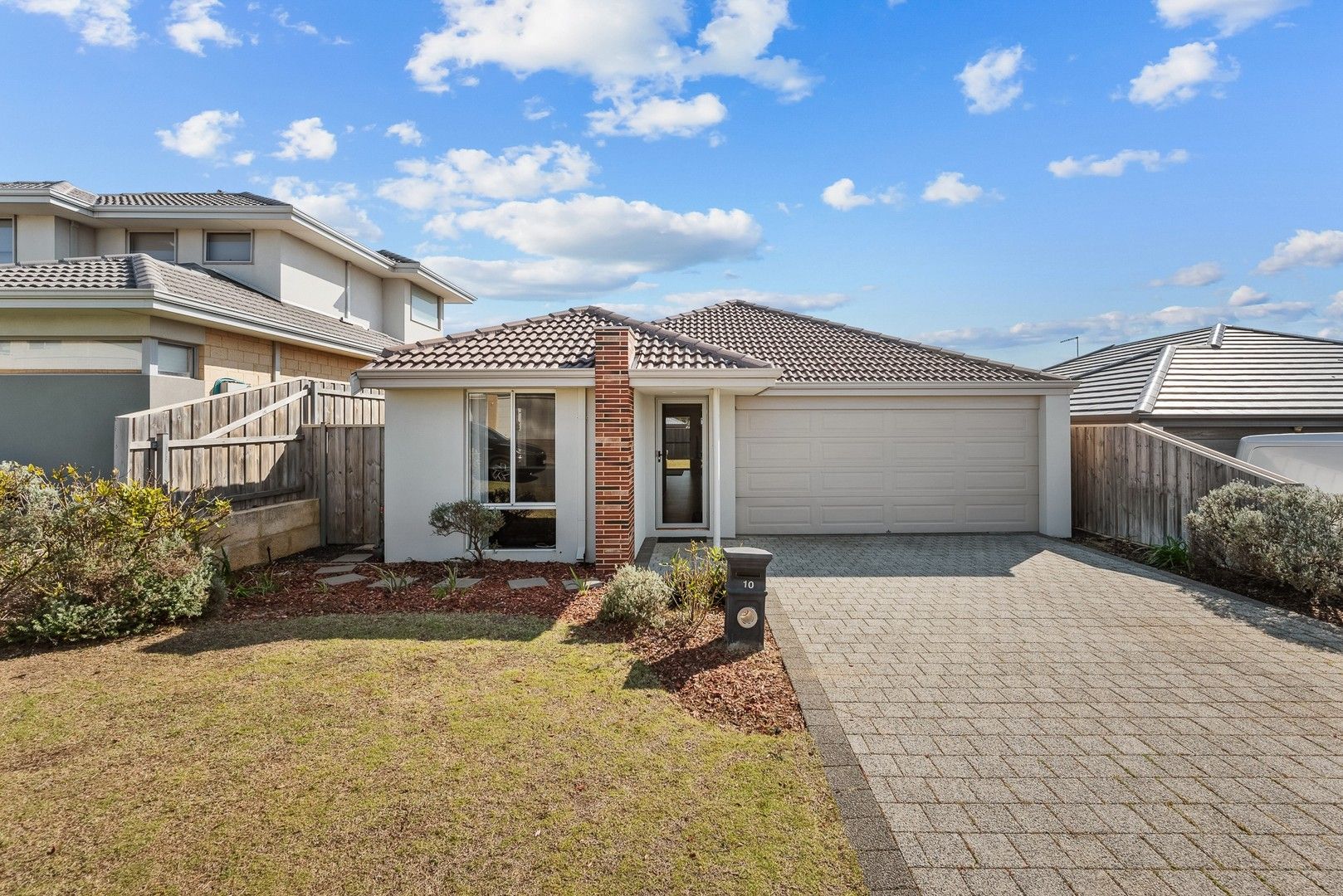 3 bedrooms House in 10 Sombre Rise HALLS HEAD WA, 6210