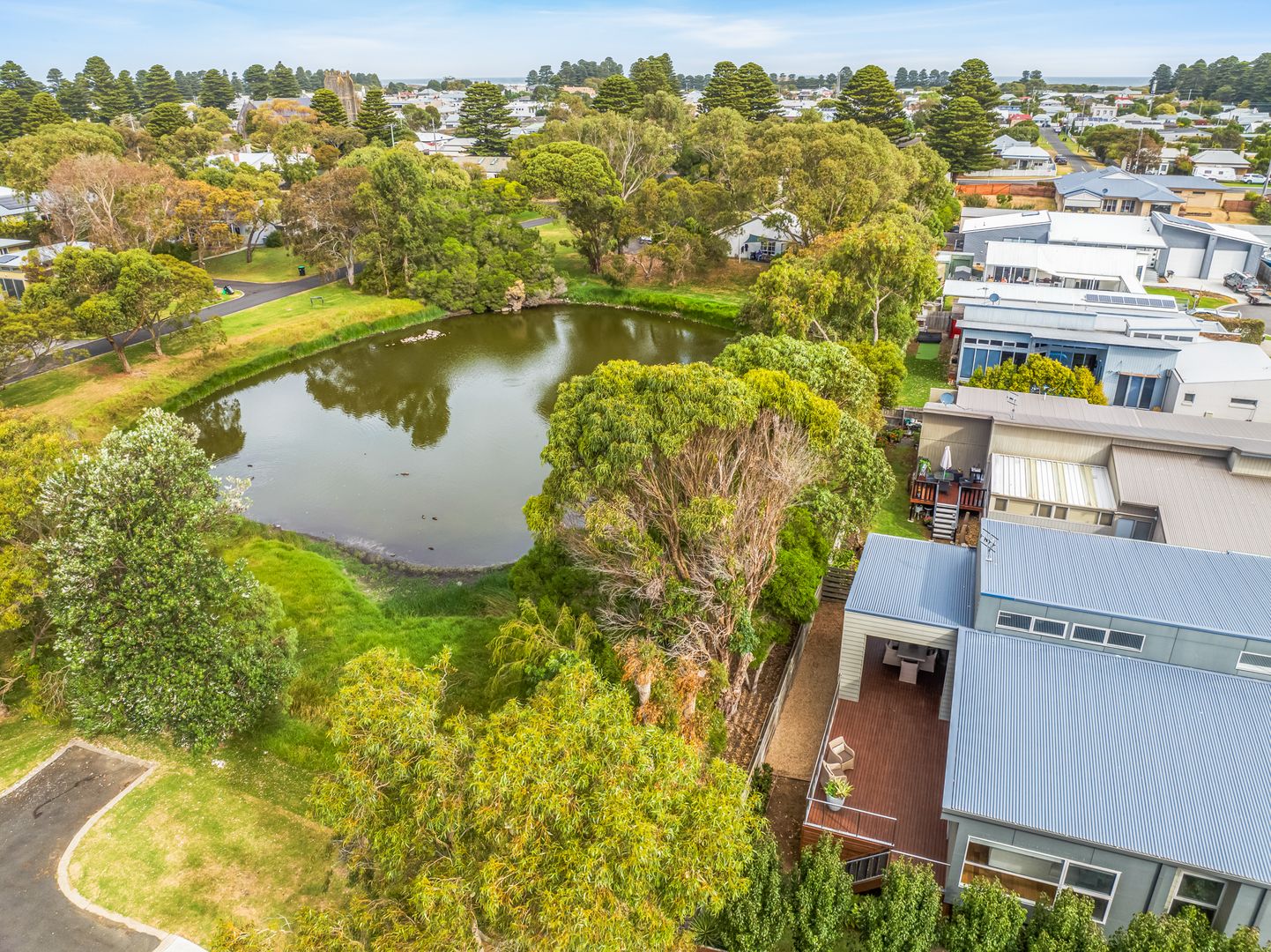 8 Mariner Court, Port Fairy VIC 3284, Image 2