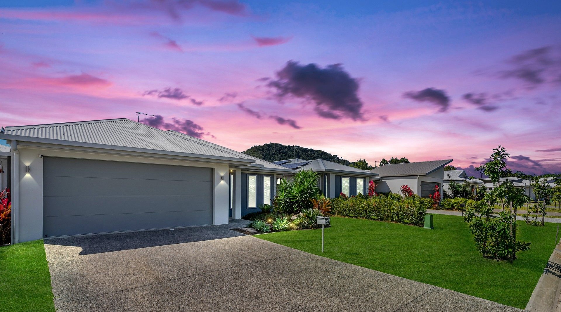 4 bedrooms House in 20 Headsail Drive TRINITY BEACH QLD, 4879