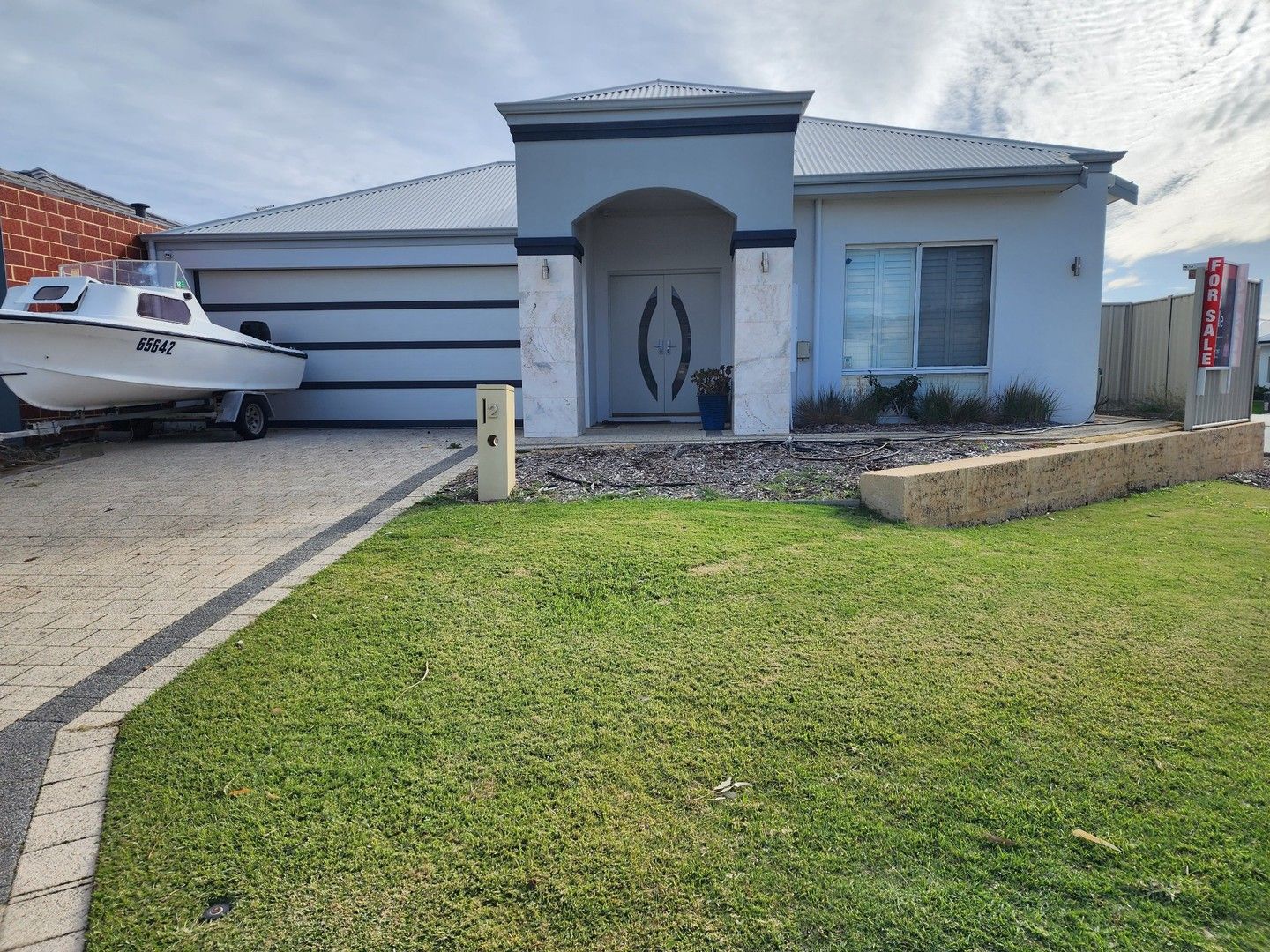 4 bedrooms House in 2 Barnong Road GOLDEN BAY WA, 6174