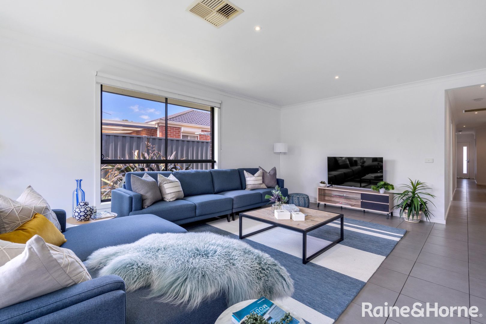 23 Loxwood Court, Deer Park VIC 3023, Image 2