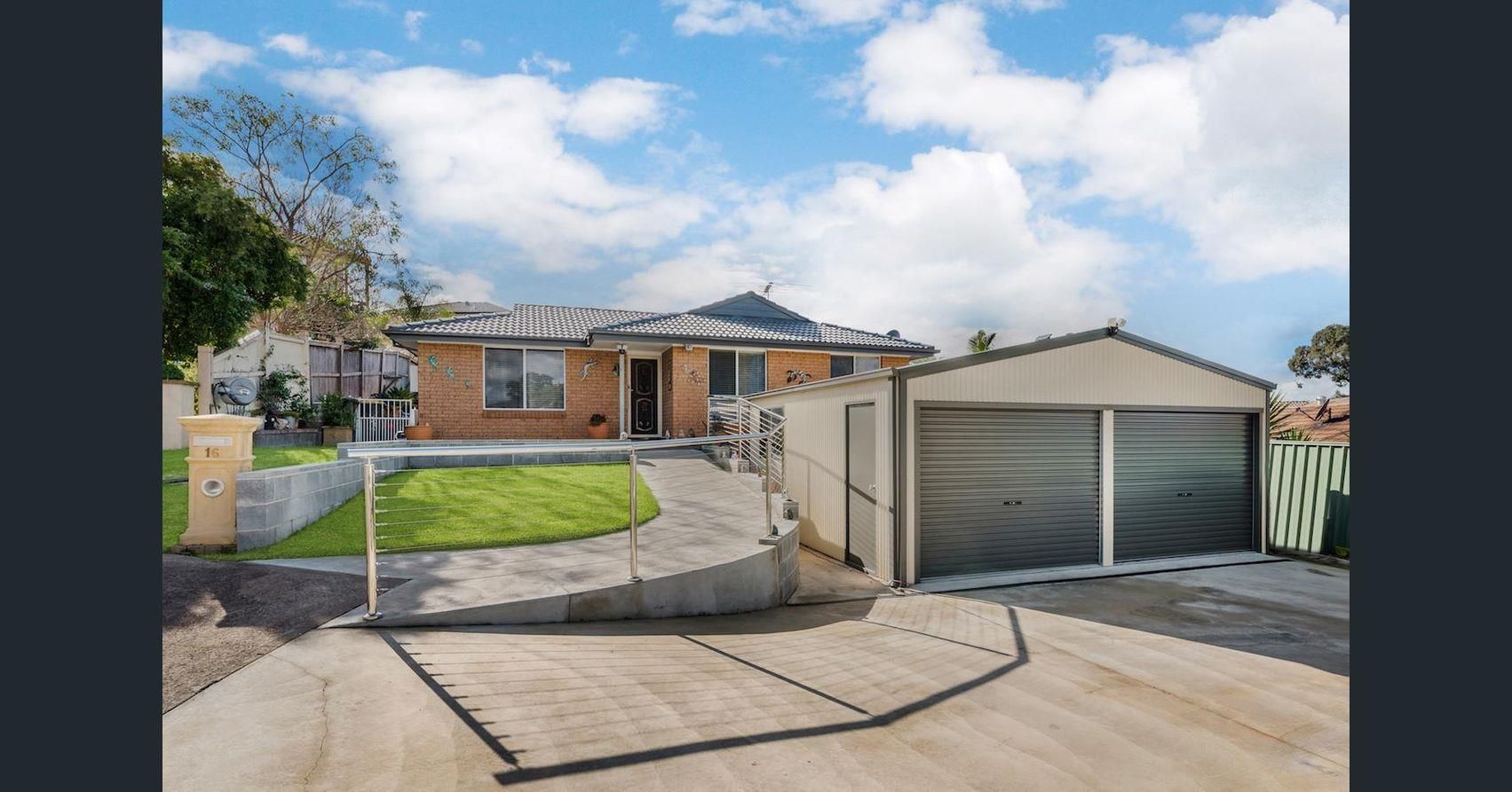 16 Brownlow Place, Ambarvale NSW 2560