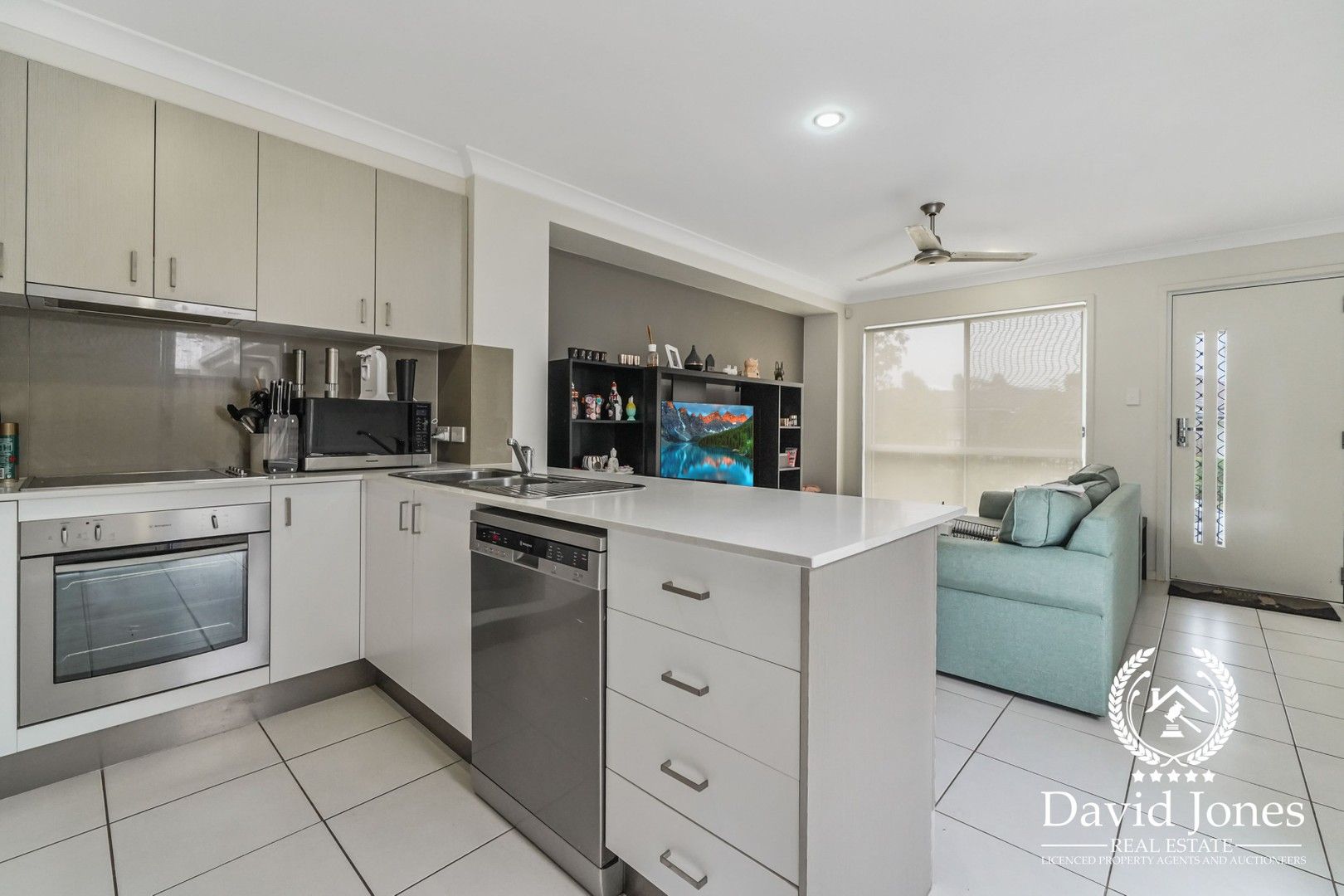 3 bedrooms House in 38 PARKLAND DRIVE SPRINGFIELD LAKES QLD, 4300