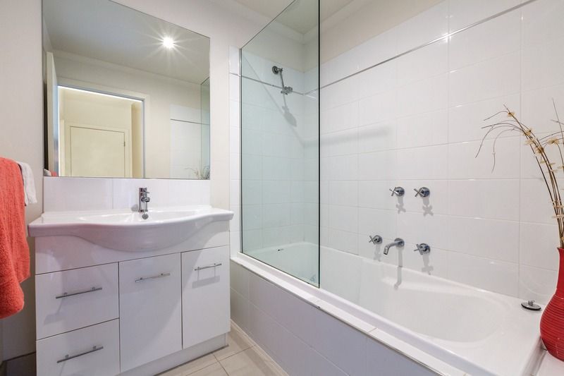 2 bedrooms House in 20 Balanada Close ALFREDTON VIC, 3350