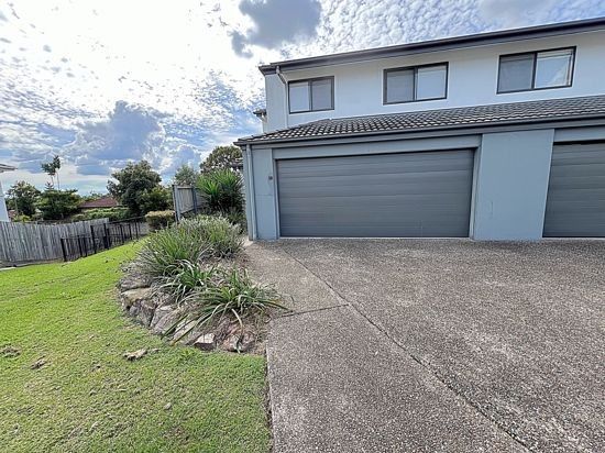 3 bedrooms Townhouse in 18 30 Girraween Cres PARKINSON QLD, 4115