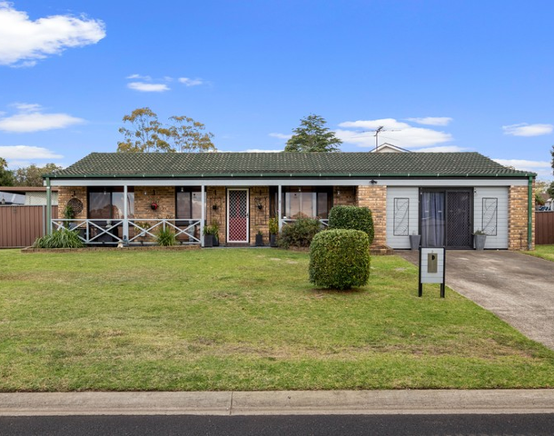 2 Clover Place, Macquarie Fields NSW 2564