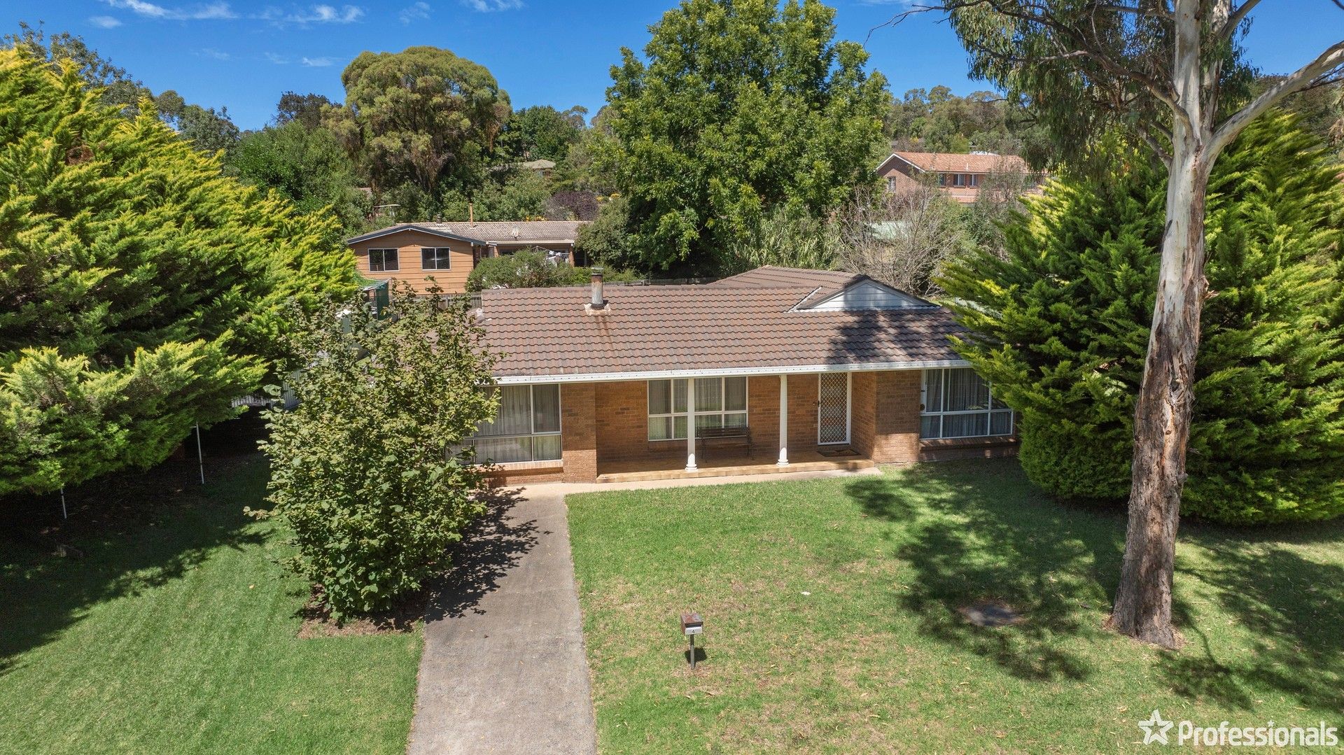 4 Moyes Street, Armidale NSW 2350, Image 0