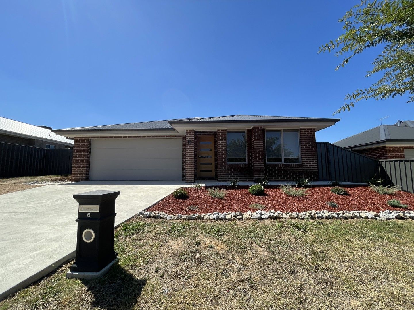 4 bedrooms House in 6 Michaelis Court THURGOONA NSW, 2640