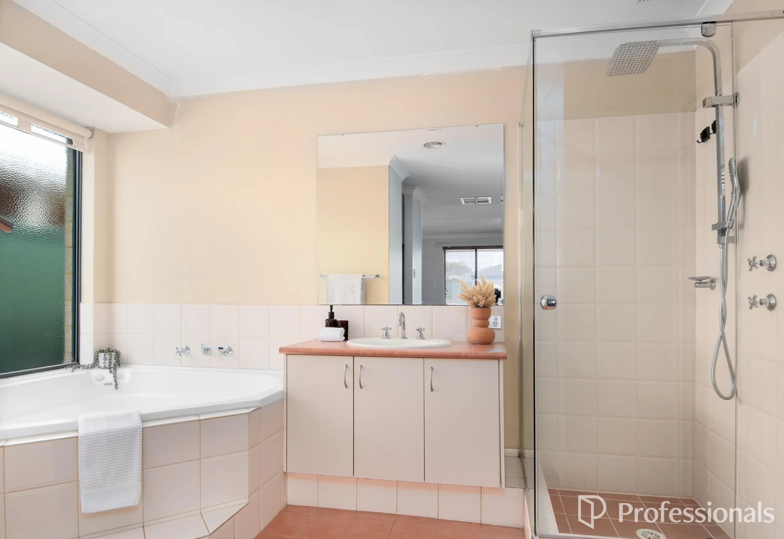 Additional image 5 of 25 Excalibur Chase, Wattle Grove WA 6107