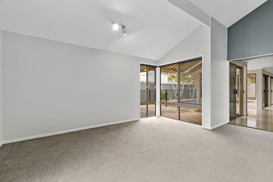 25 Lakefield Crescent, Paradise Point QLD 4216, Image 2