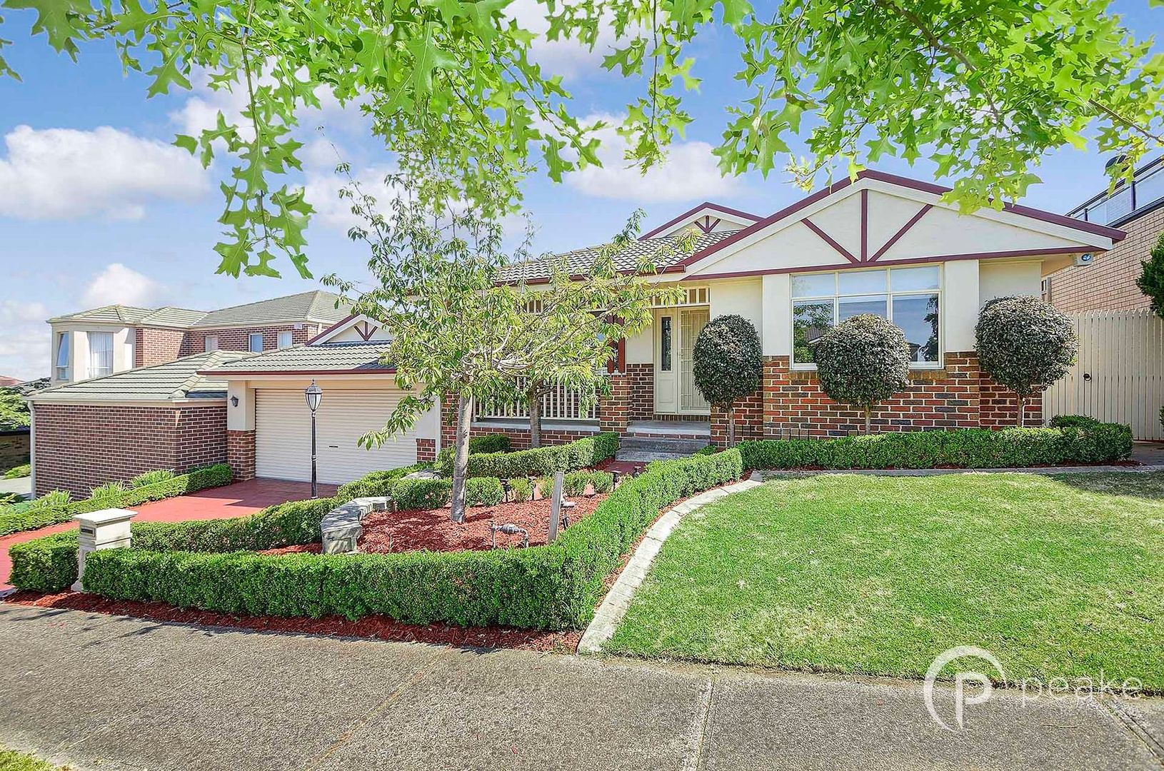 4 bedrooms House in 64 Montbrae Circuit NARRE WARREN VIC, 3805