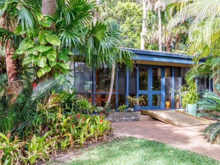 18 Pacific Parade, Elizabeth Beach Property History & Address