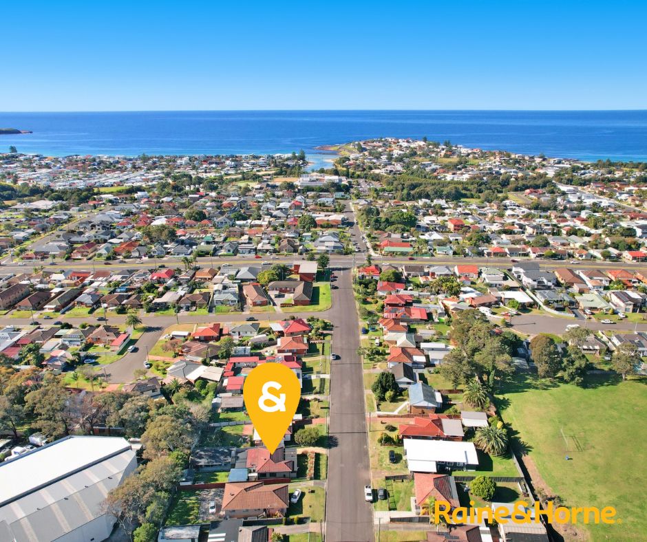 5 bedrooms House in 18 & 18A Roberts Avenue BARRACK HEIGHTS NSW, 2528