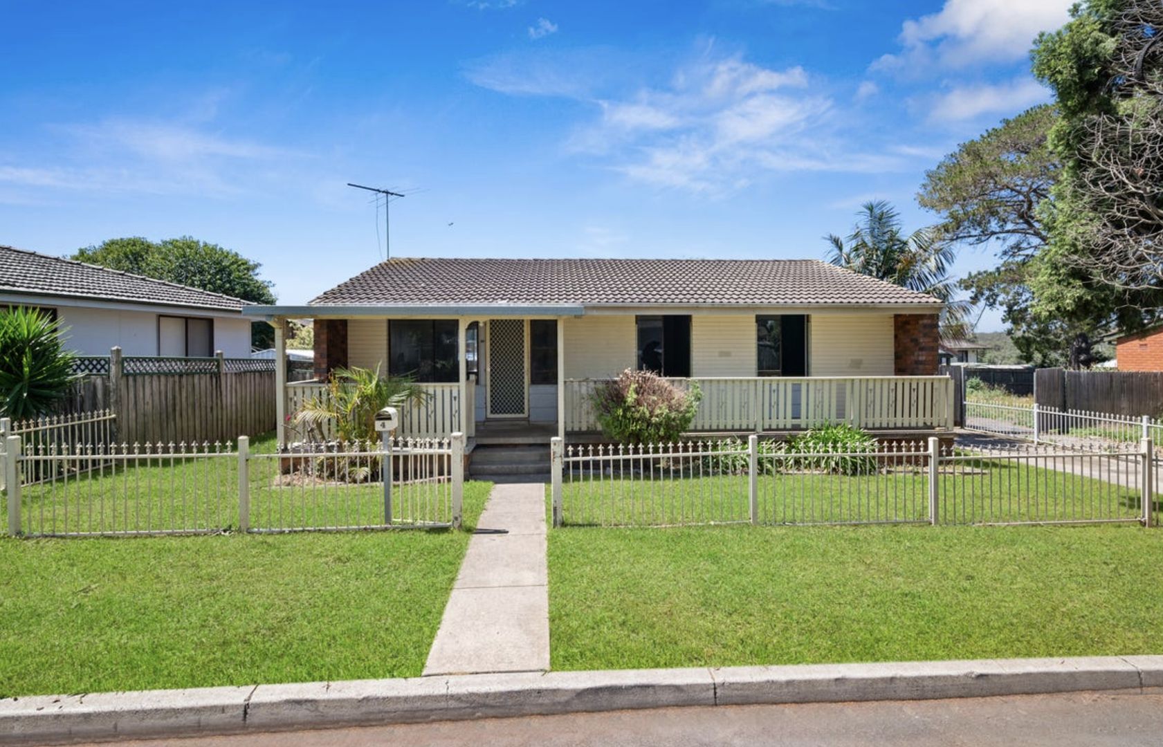 3 bedrooms House in 4 Wanganella Way AIRDS NSW, 2560