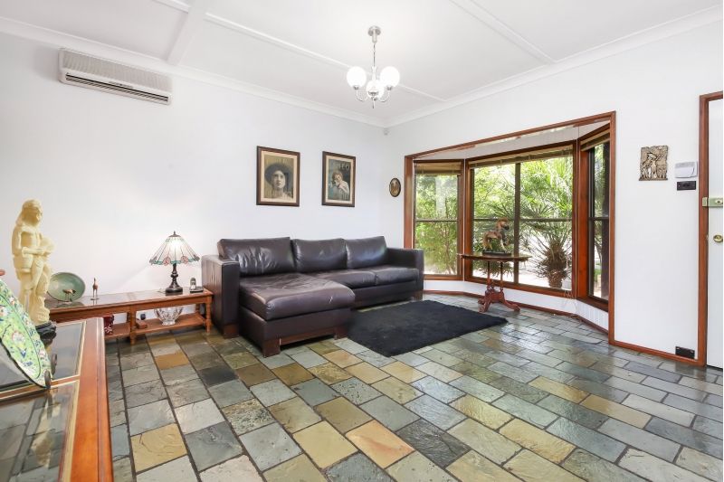 7 Owen Road, Georges Hall NSW 2198, Image 2