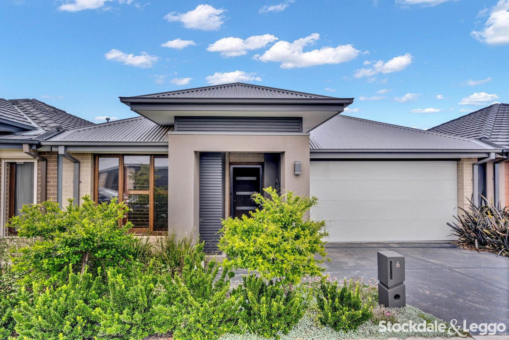 4 bedrooms House in 6 Paxton Street CRAIGIEBURN VIC, 3064