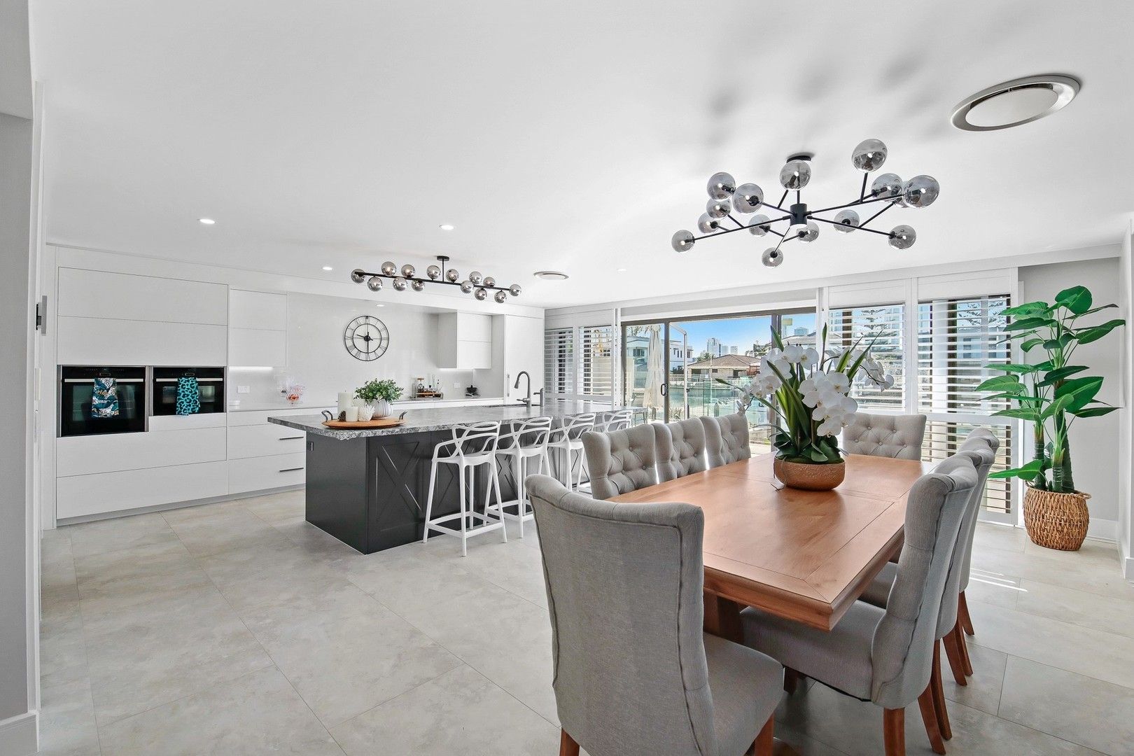 25 Vespa Crescent, Surfers Paradise QLD 4217, Image 2