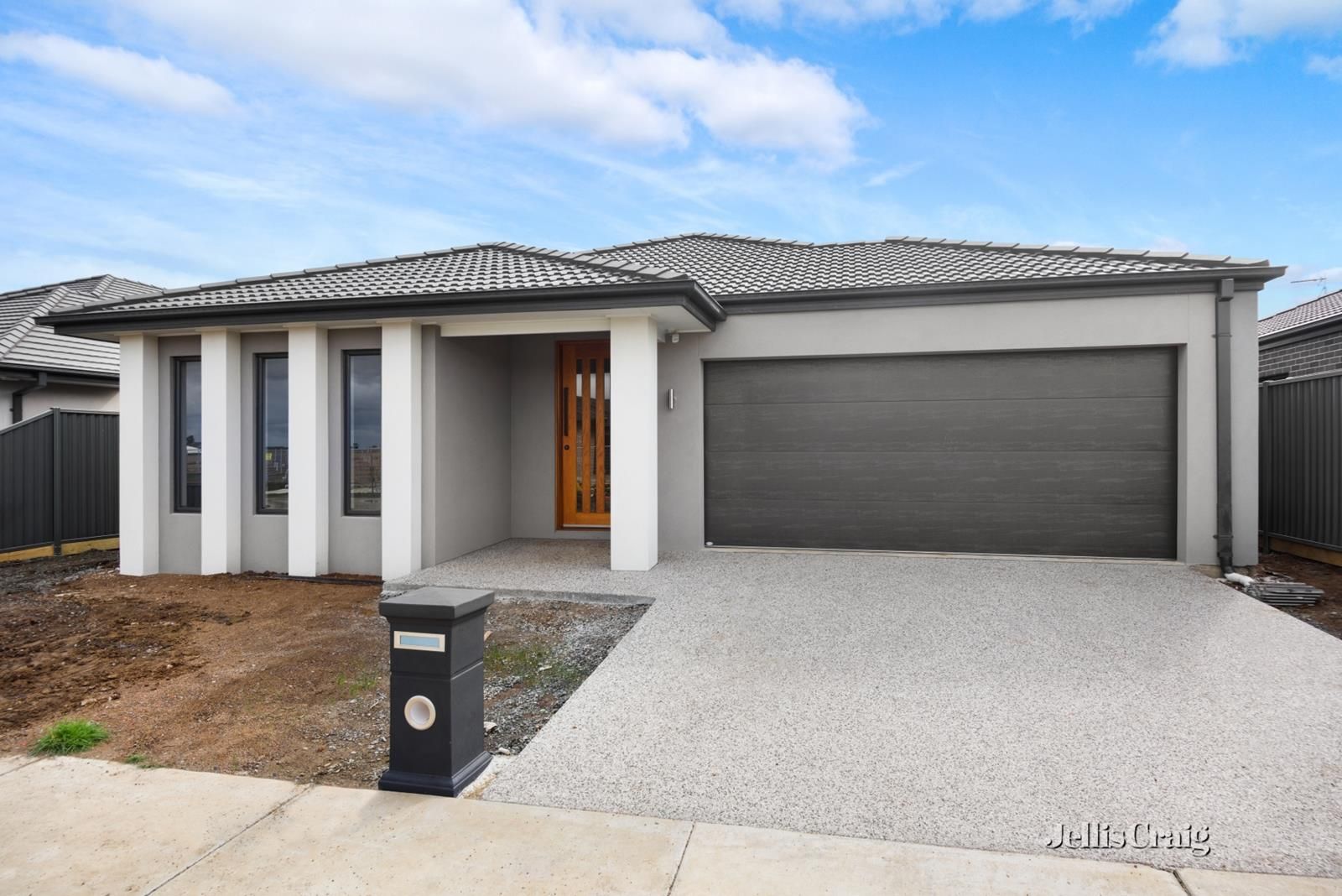 4 bedrooms House in 14 Caligari Way ALFREDTON VIC, 3350