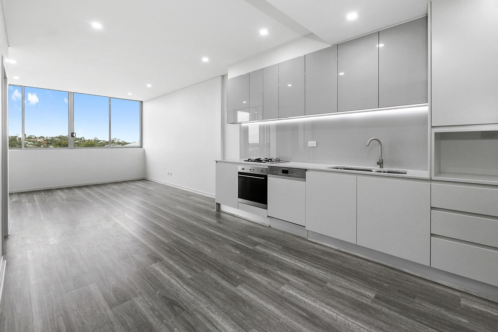 1 bedrooms Apartment / Unit / Flat in 205B/23 Roger Street BROOKVALE NSW, 2100