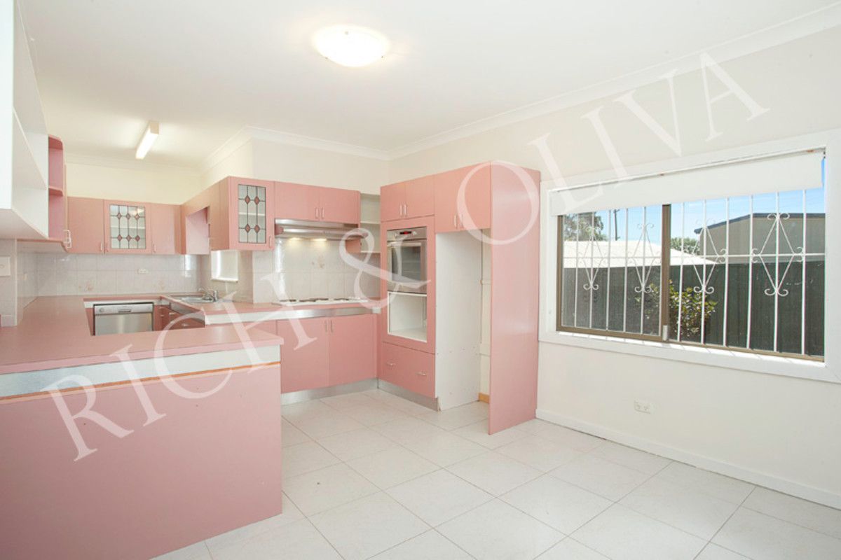 6 Kent Place, Beverly Hills NSW 2209, Image 2