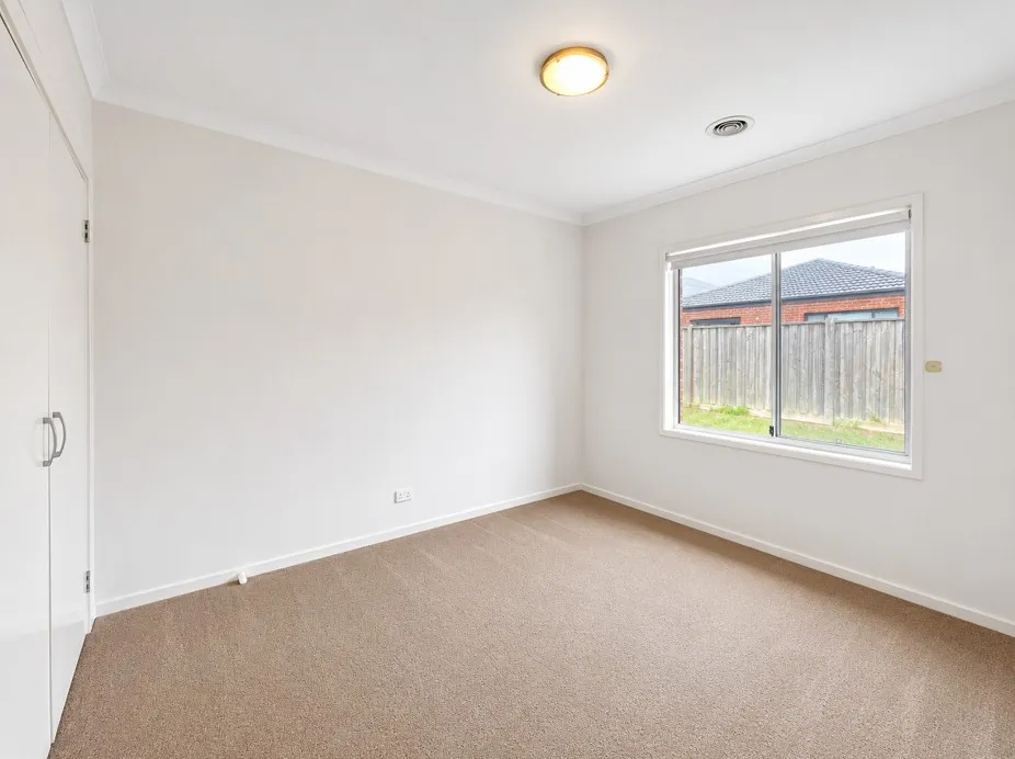 SPACIOUS FAMILY HOME WITH MODERN COMFORTS | GREAT LOCATION - Widok 6