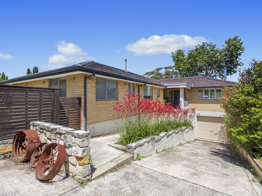 5 bedrooms House in 12 Ravenhill Road TURRAMURRA NSW, 2074