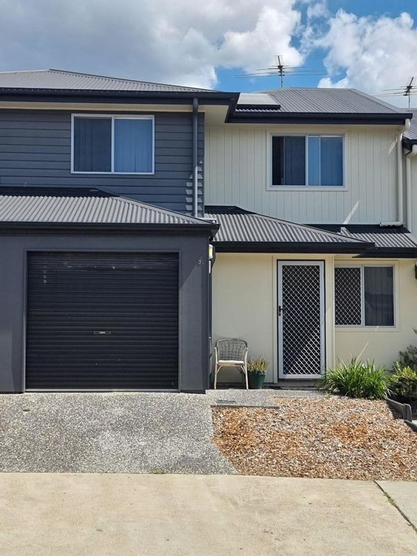 3 bedrooms Townhouse in 39/266 Henty Drive REDBANK PLAINS QLD, 4301