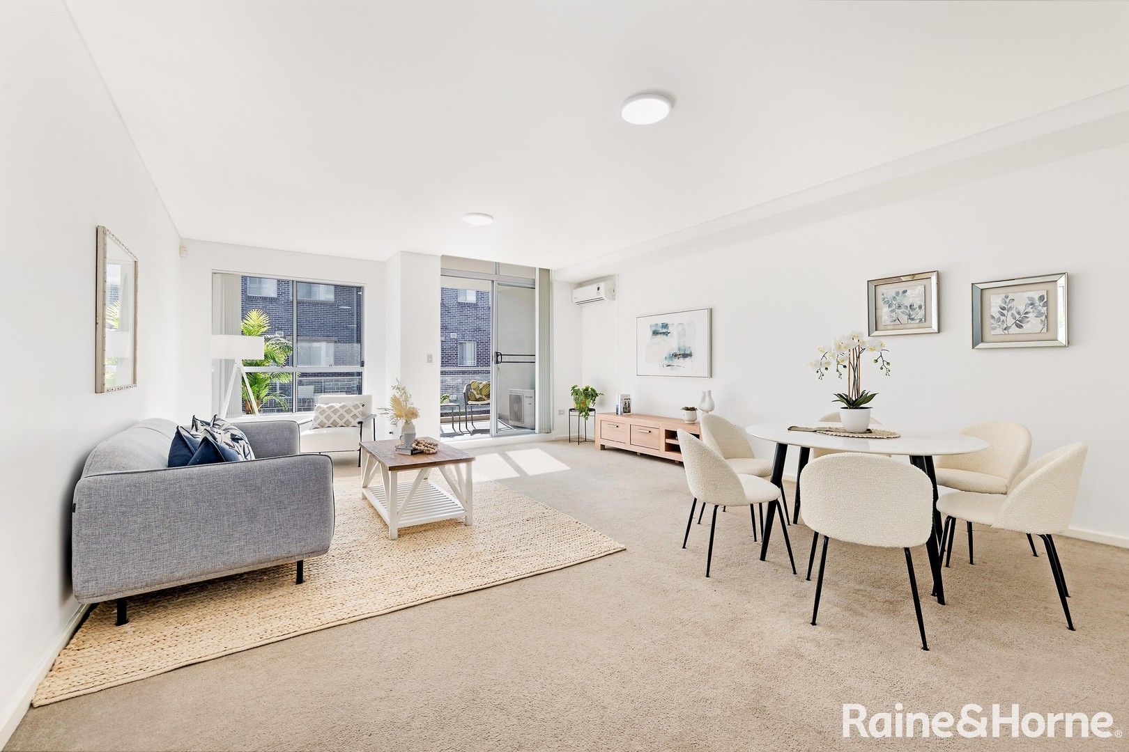 2 bedrooms Apartment / Unit / Flat in 50/23-35 Crane Road CASTLE HILL NSW, 2154