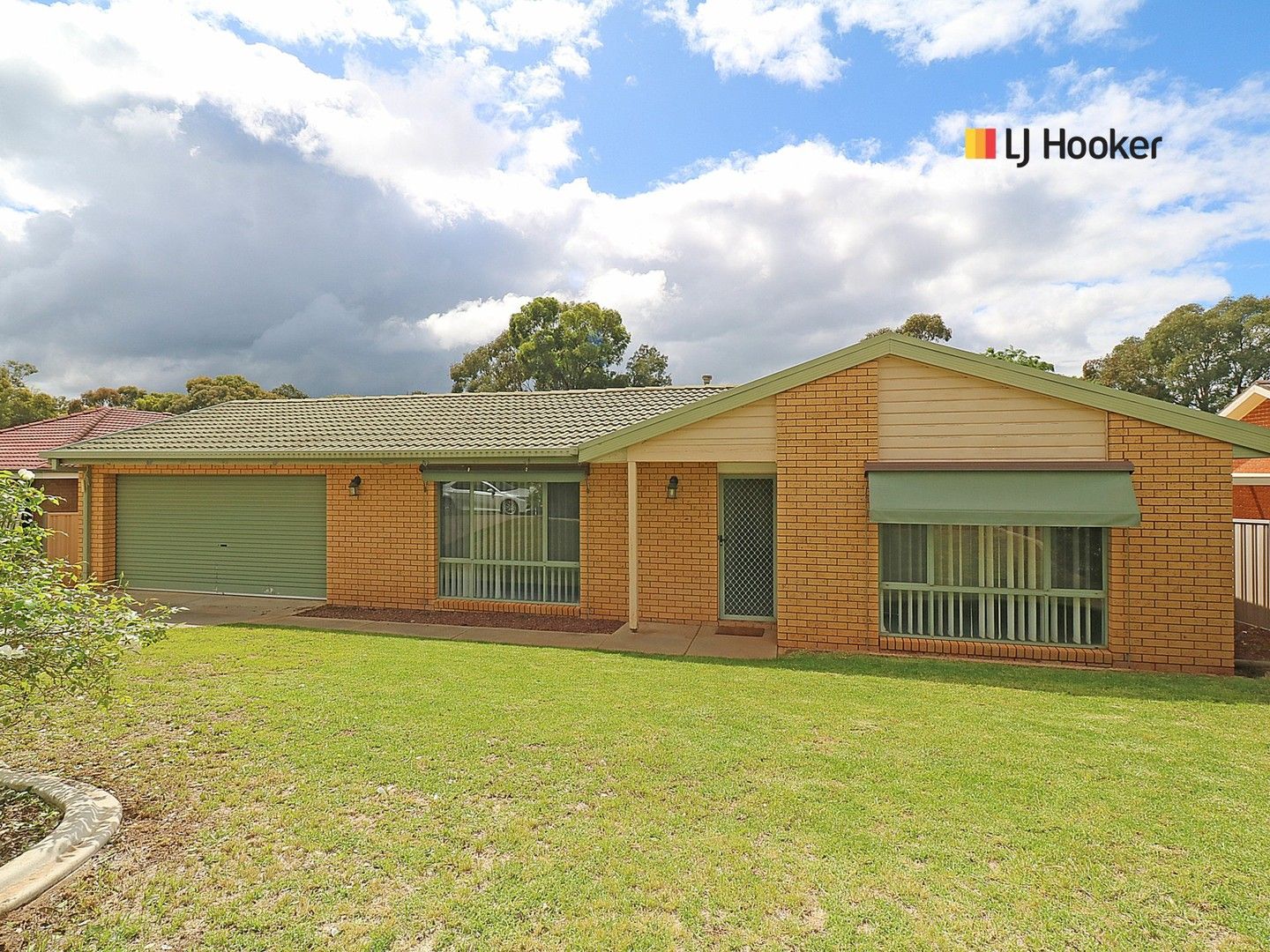 10 Canola Place, Estella Property History & Address Research Domain