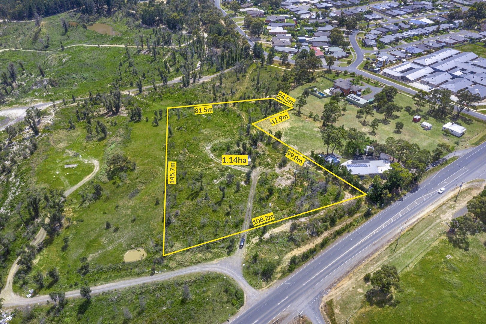 212 Whitehorse Road, Mount Clear VIC 3350, Image 0