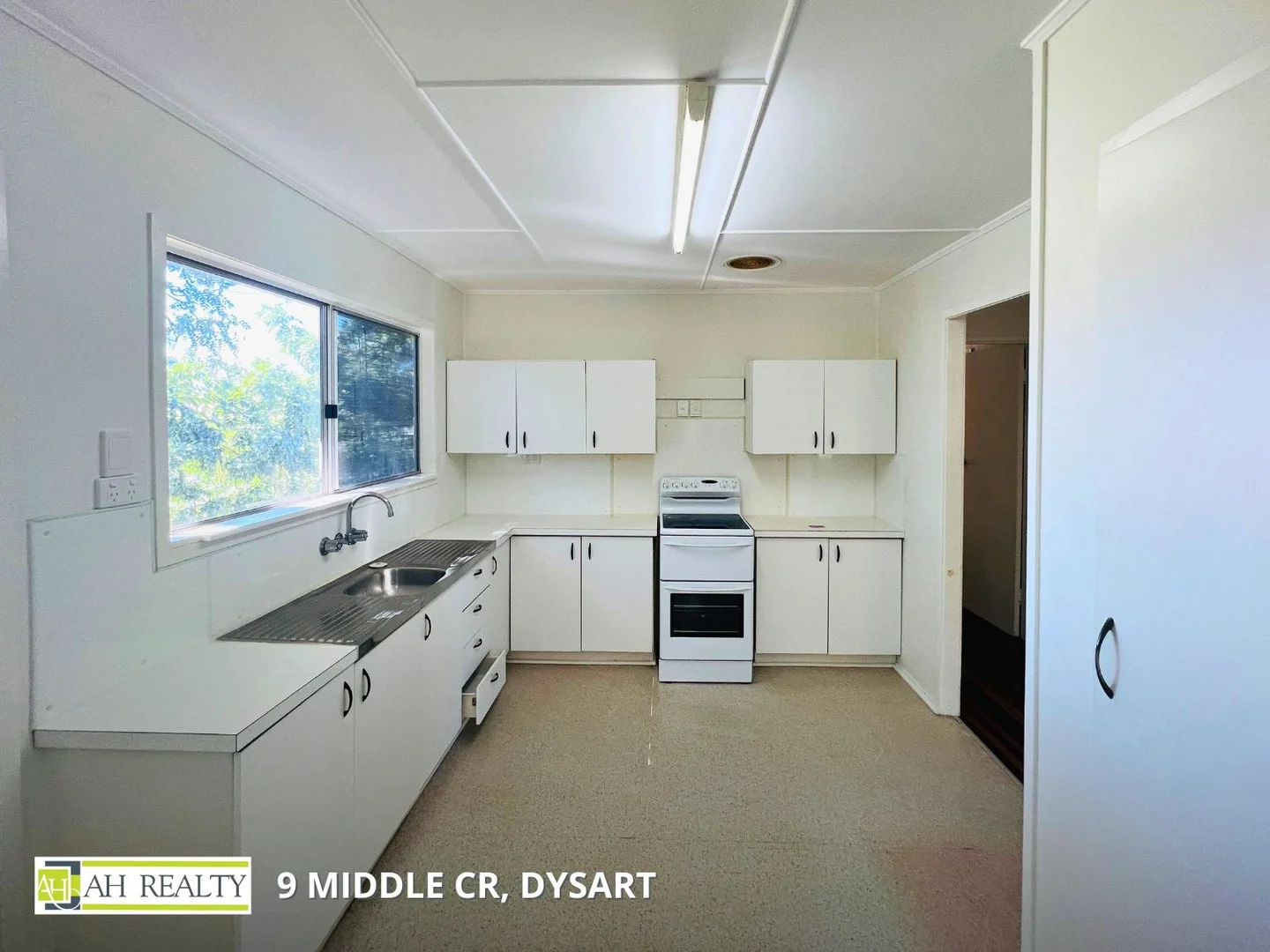 Additional image 8 of 9 Middle Crescent, Dysart QLD 4745